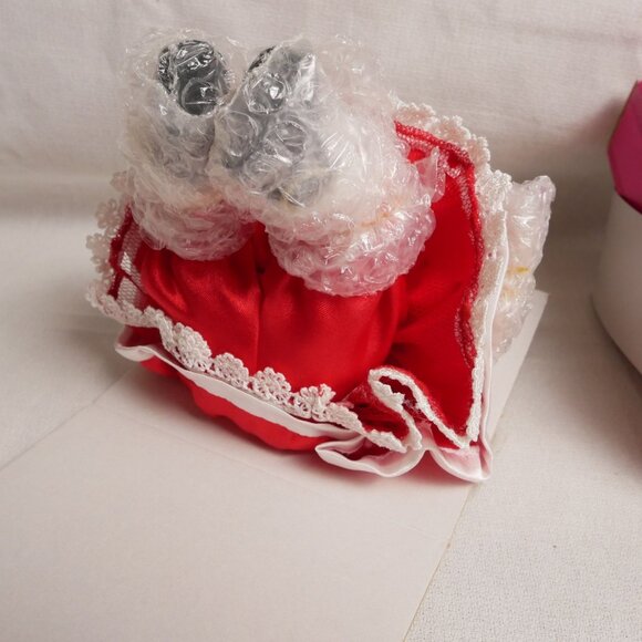 Marie Osmond Santa Baby Tiny Tot Doll With Box COA Necklace & Santa Hat NIB - Picture 4 of 6